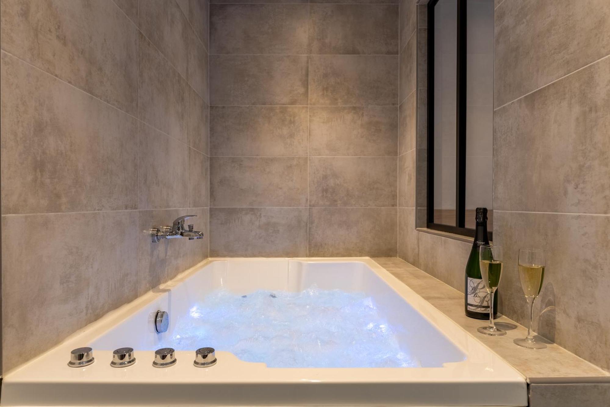 Le Fruit Defendu "Love Room" Jacuzzi Centre Ville Rouen Zewnętrze zdjęcie